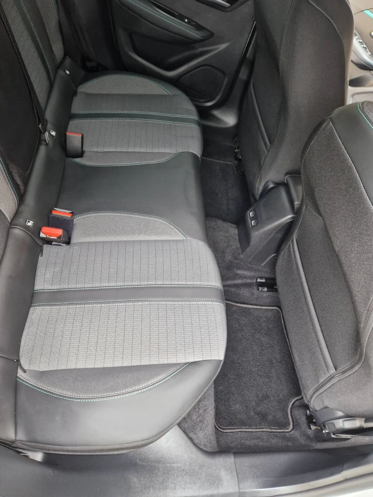 Peugeot 208   | Mobile.bg   17