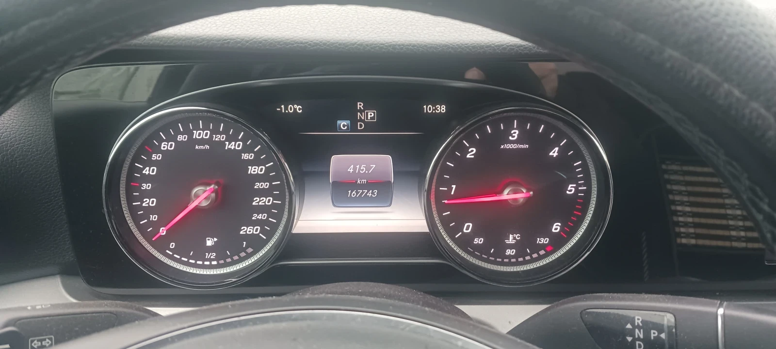 Mercedes-Benz E 200  - изображение 5