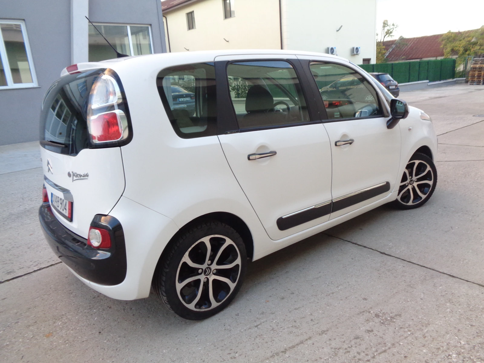 Citroen C3 Picasso 1.4i-16V-95-EXCLUSIVE-BARTER-LIZING - изображение 4