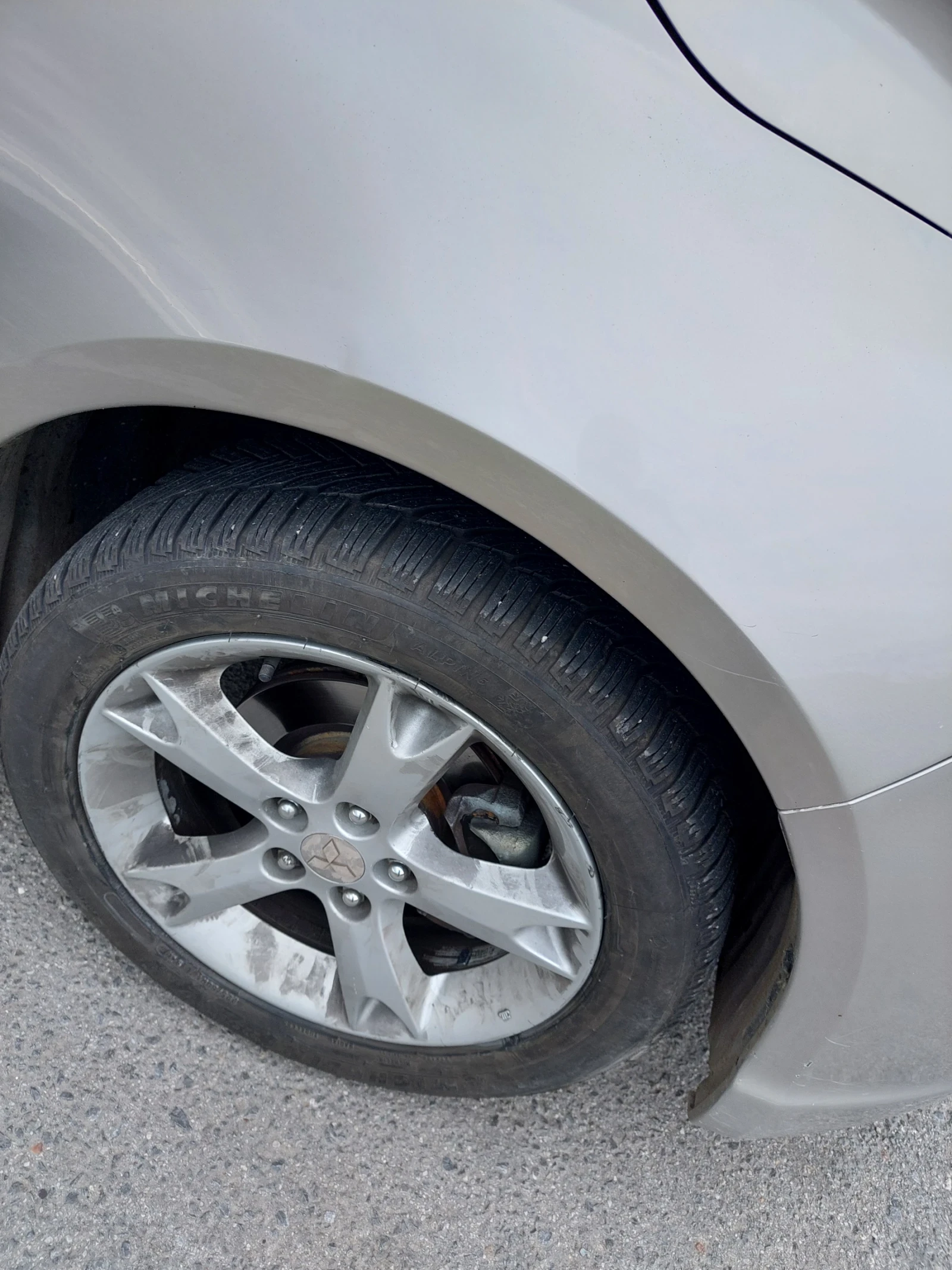 Mitsubishi Grandis  - изображение 9