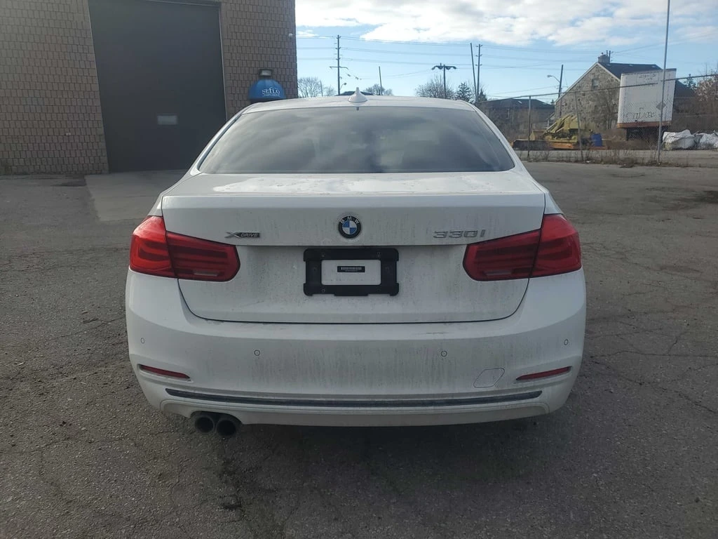 BMW 330 * xDrive * CARFAX *    | Mobile.bg   4