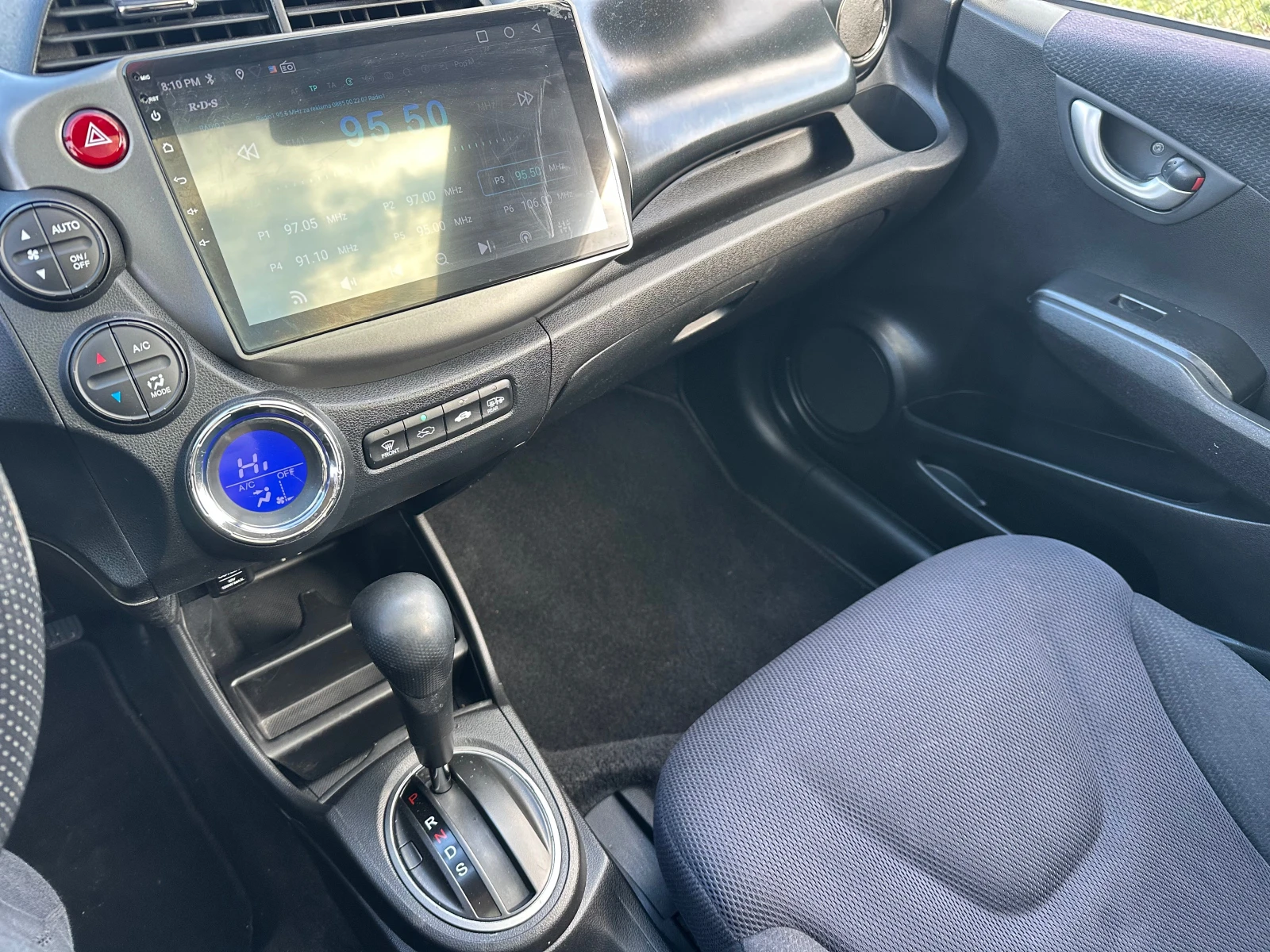 Honda Jazz 1.3i Hybrid � �������� | Mobile.bg � ����������� 12