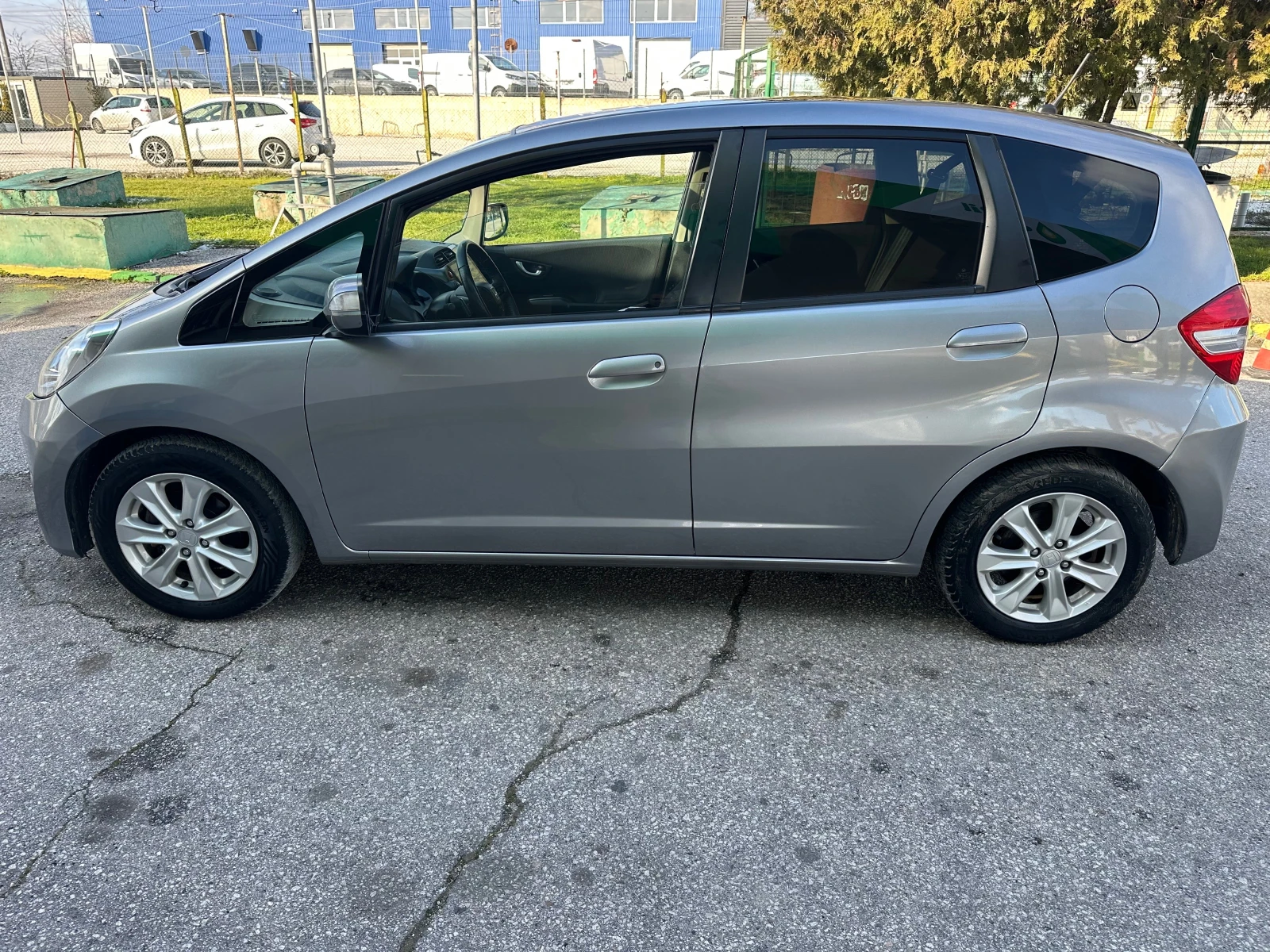 Honda Jazz 1.3i Hybrid с ГАРАНЦИЯ - изображение 7