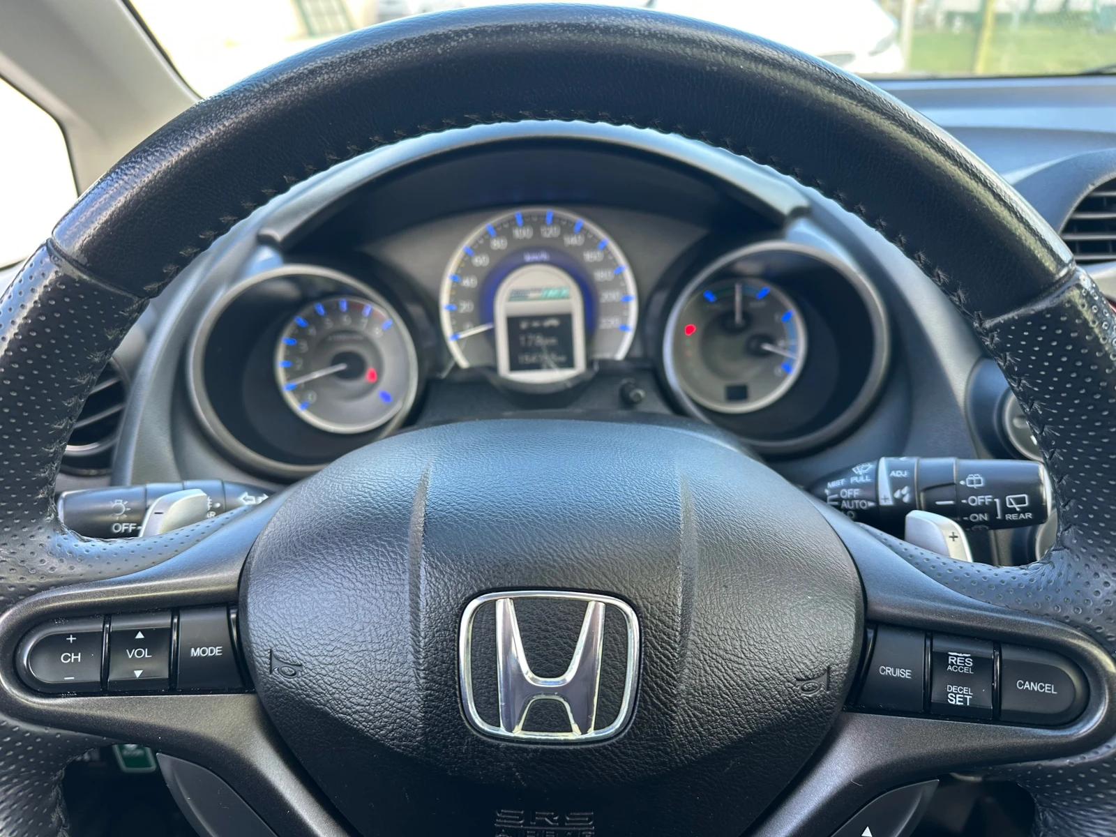 Honda Jazz 1.3i Hybrid � �������� | Mobile.bg � ����������� 11