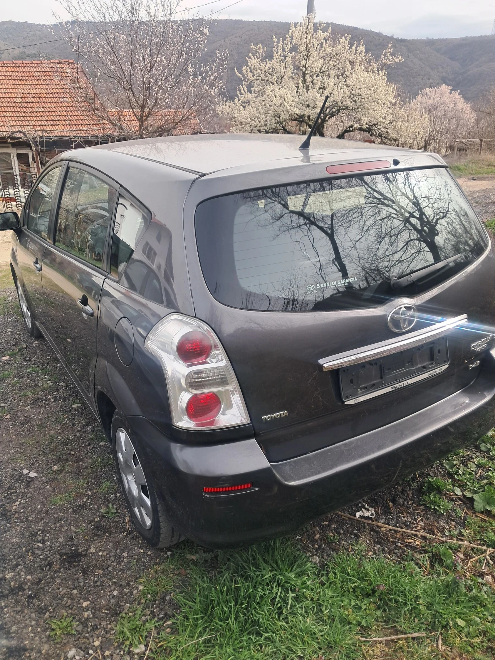 Toyota Verso 2.0 DFD, снимка 5 - Автомобили и джипове - 53906216