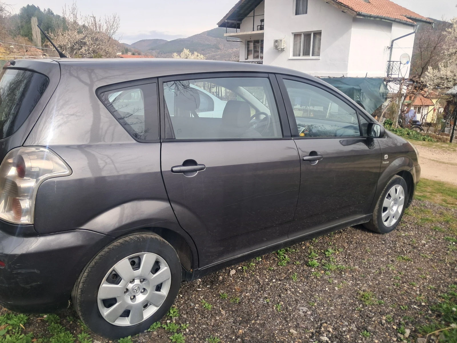 Toyota Verso 2.0 DFD, снимка 3 - Автомобили и джипове - 53906216