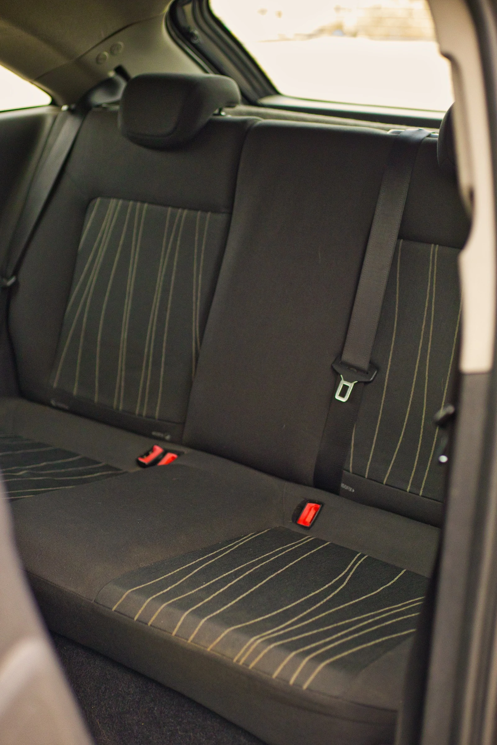 Opel Corsa 1.4i, снимка 15 - Автомобили и джипове - 53935479