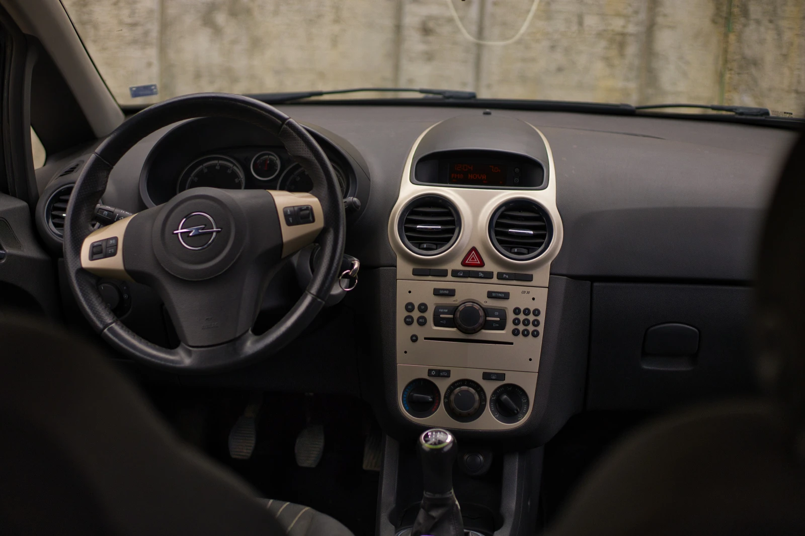 Opel Corsa 1.4i, снимка 11 - Автомобили и джипове - 53935479