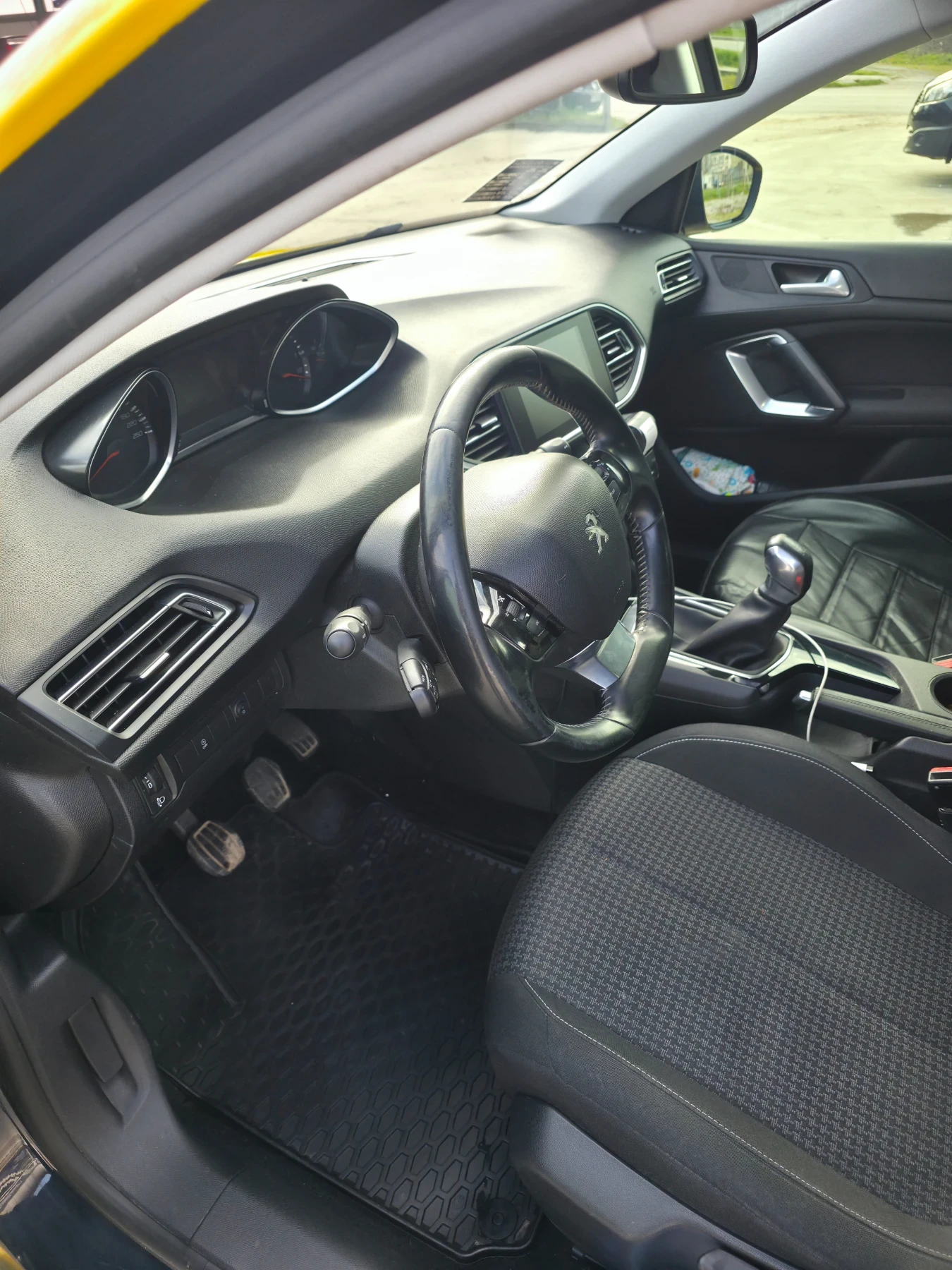 Peugeot 308 1.6 hdi, снимка 6 - Автомобили и джипове - 54185055