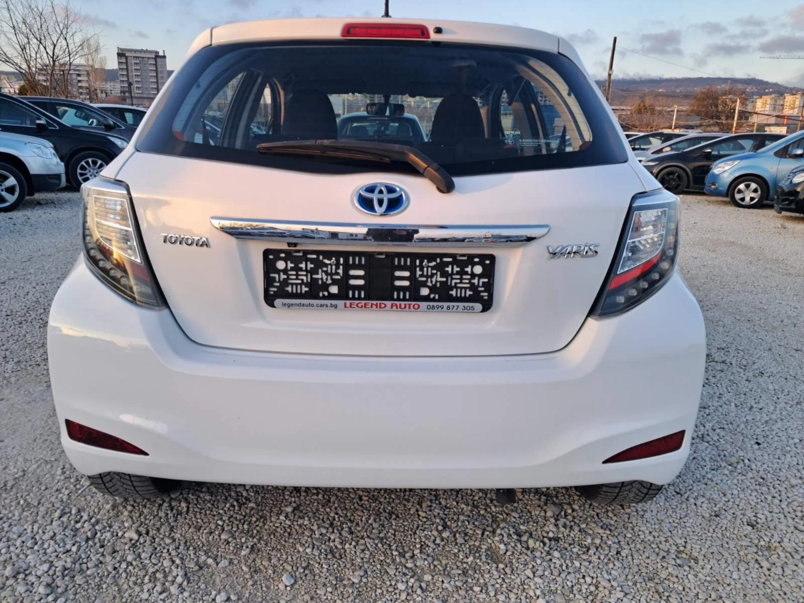 Toyota Yaris 1.5 HYBRID, снимка 5 - Автомобили и джипове - 53995272