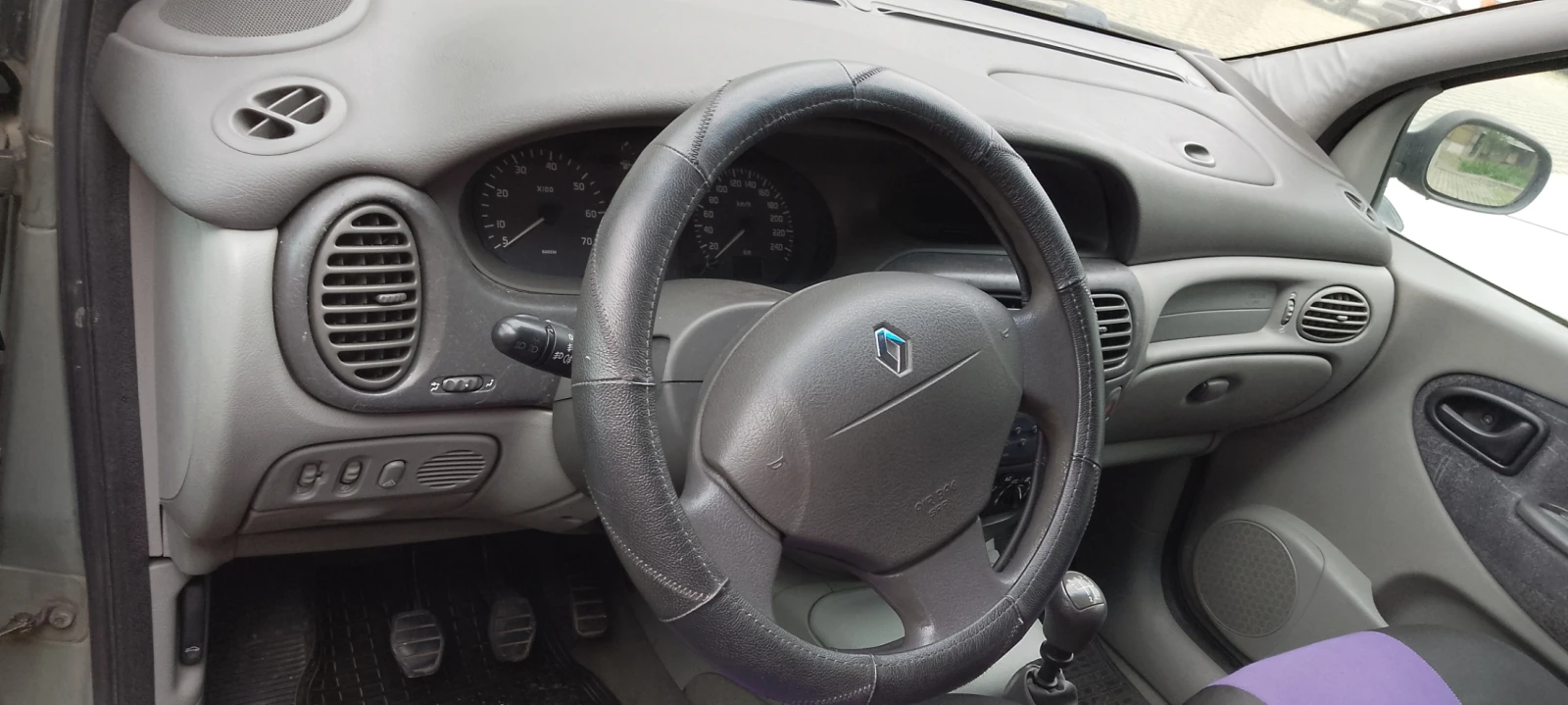 Renault Megane Scenic , снимка 6 - Автомобили и джипове - 54455443