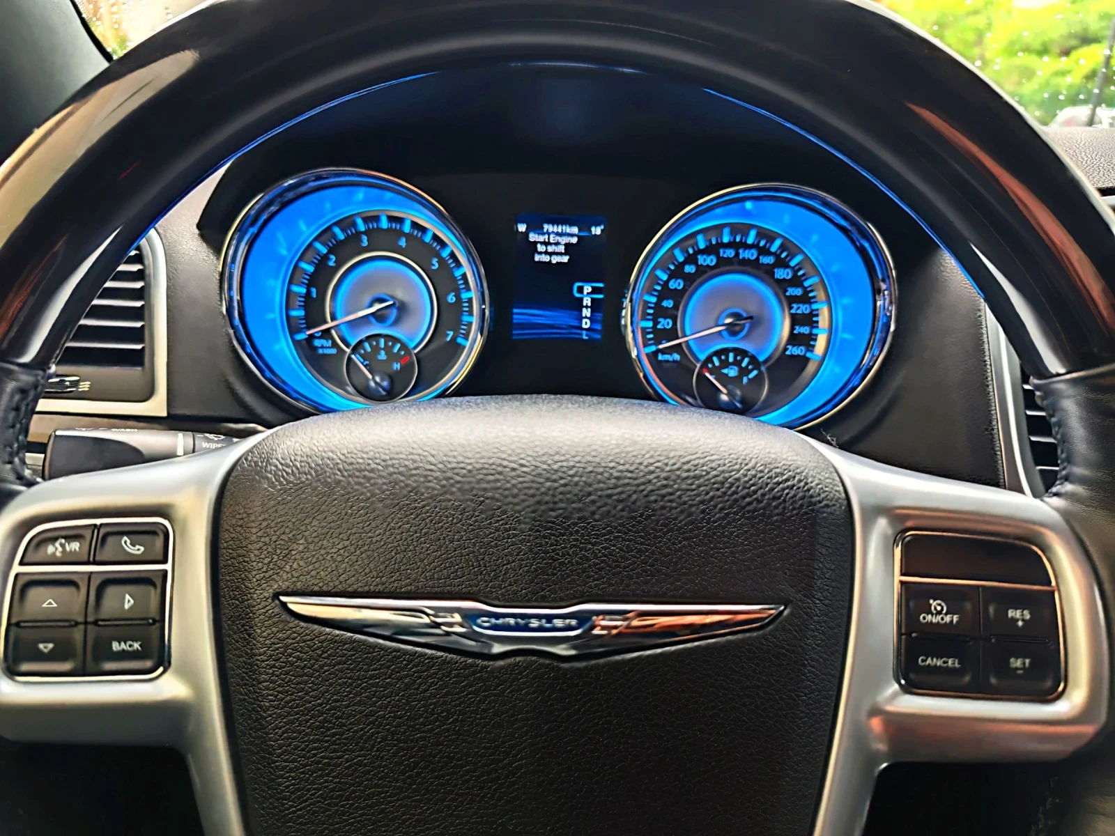 Chrysler 300c 3.6, снимка 15 - Автомобили и джипове - 54644673