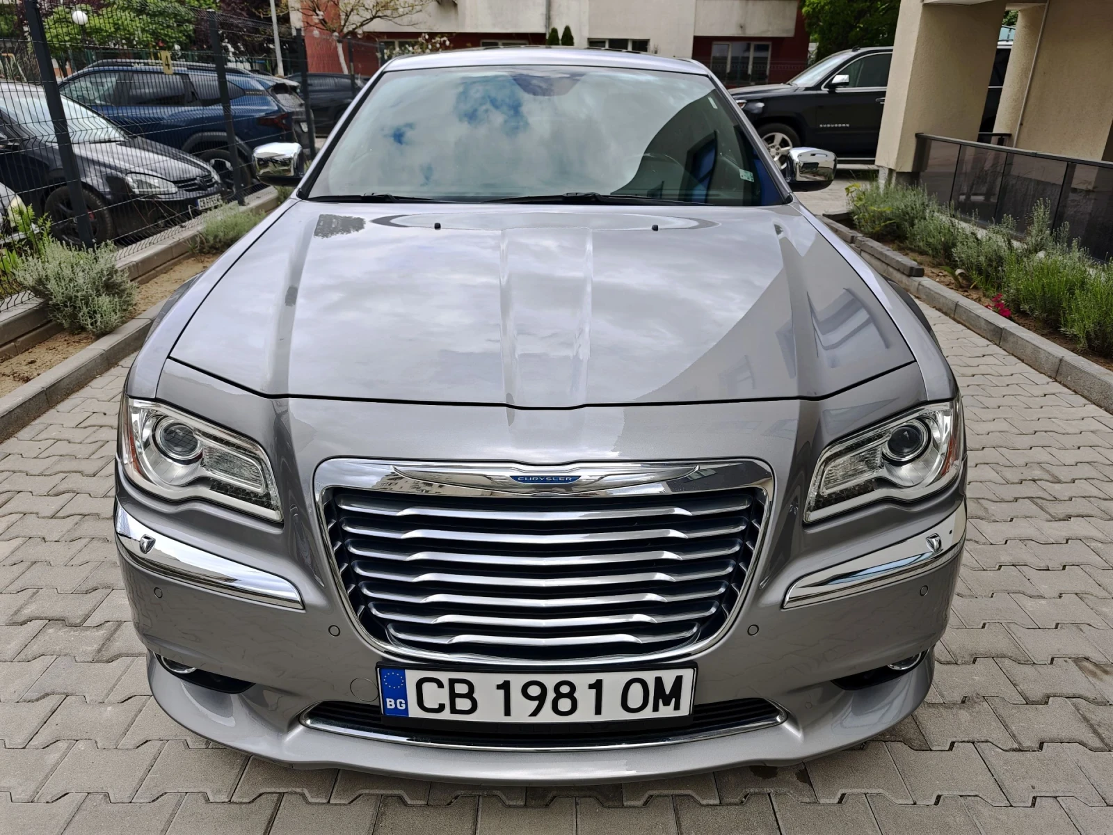 Chrysler 300c 3.6, снимка 2 - Автомобили и джипове - 54644673