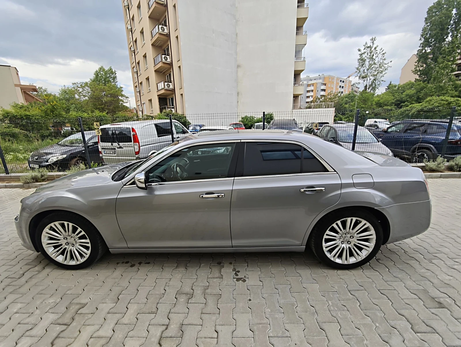 Chrysler 300c 3.6, снимка 5 - Автомобили и джипове - 54644673