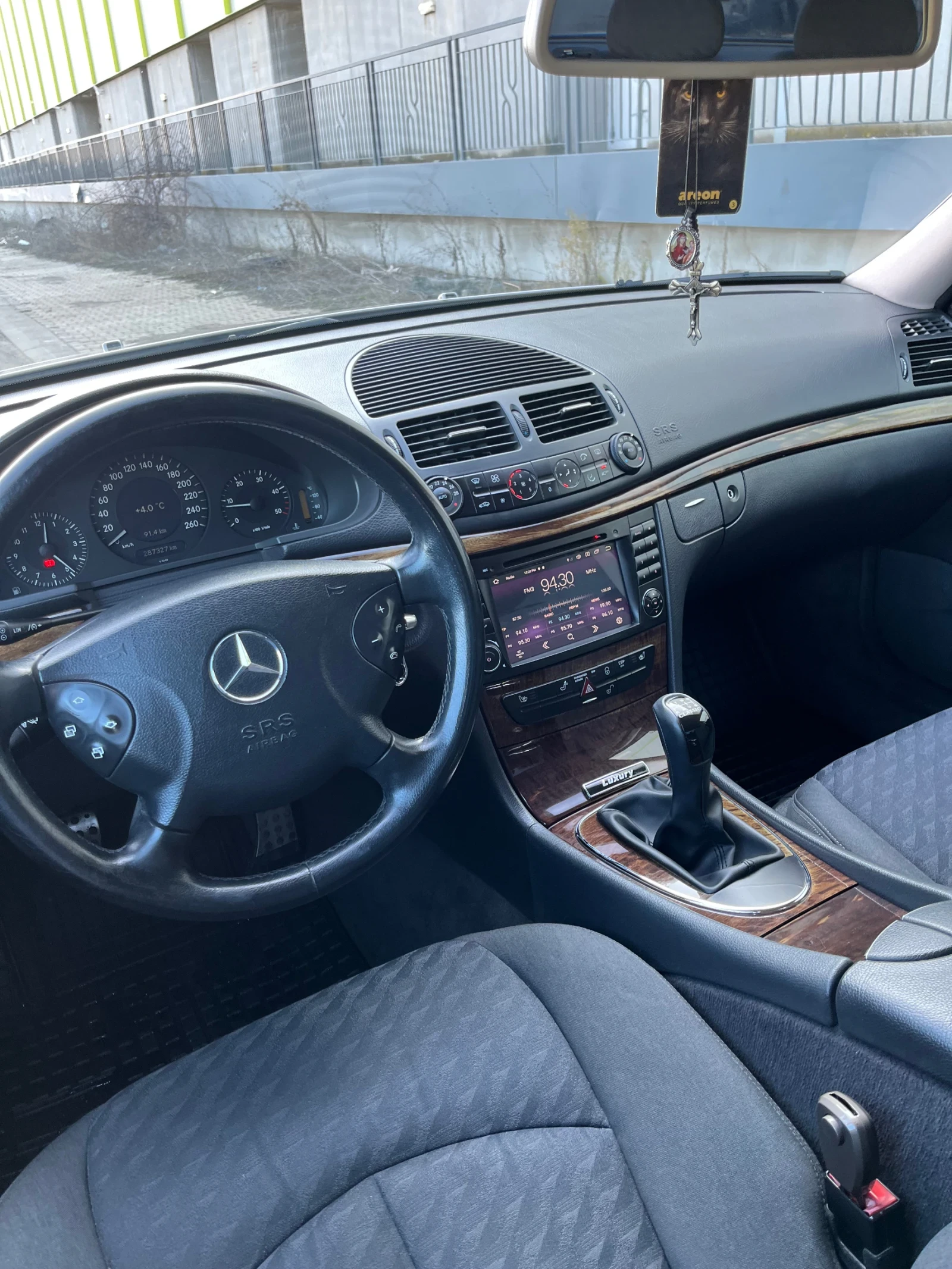 Mercedes-Benz E 220 W211, снимка 9 - Автомобили и джипове - 54717349