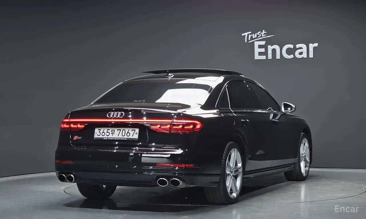 Audi S8  bang&olufsen* massage, снимка 2 - Автомобили и джипове - 54730517