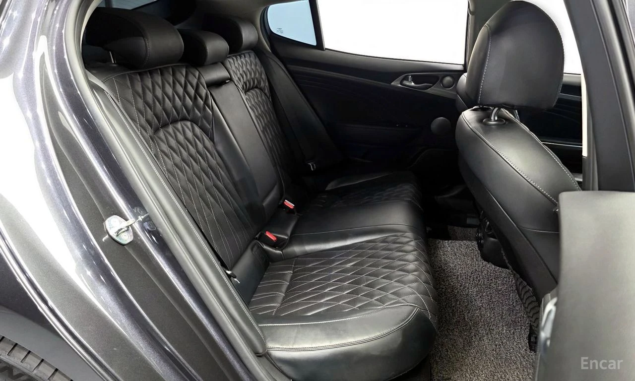 Kia Stinger 2.5* ПОДГРЕВ* ОБДУХВАНЕ* ХЕДЪП* LANE* ASSIST* , снимка 15 - Автомобили и джипове - 54864200
