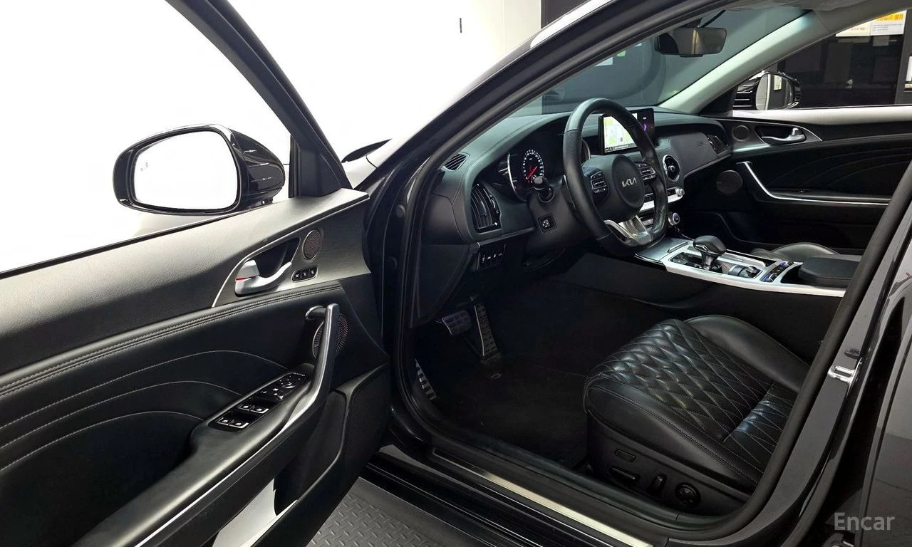 Kia Stinger 2.5* ПОДГРЕВ* ОБДУХВАНЕ* ХЕДЪП* LANE* ASSIST* , снимка 6 - Автомобили и джипове - 54864200