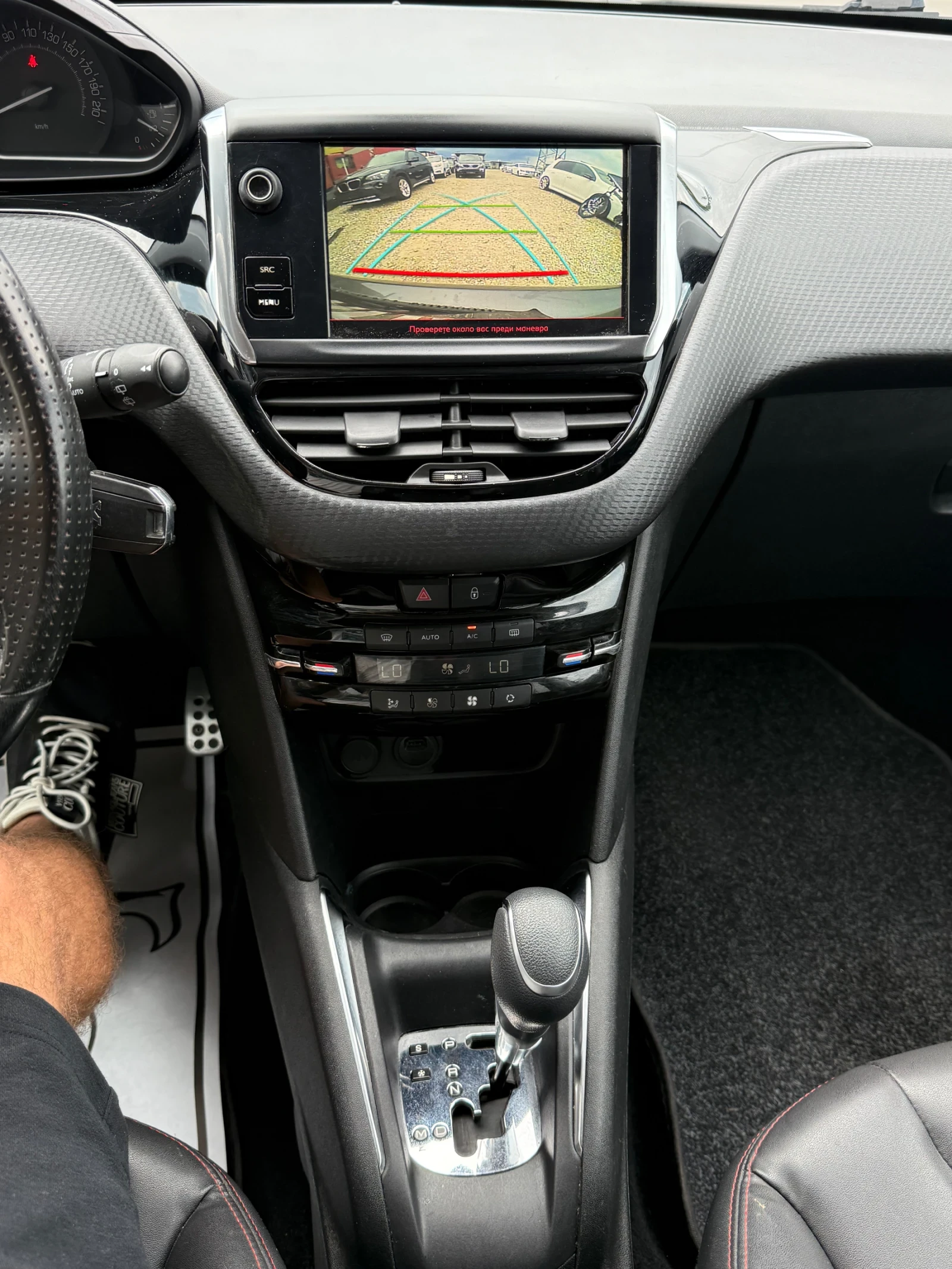 Peugeot 208 GT-LINE AVTOMAT TURBO, снимка 16 - Автомобили и джипове - 54869918