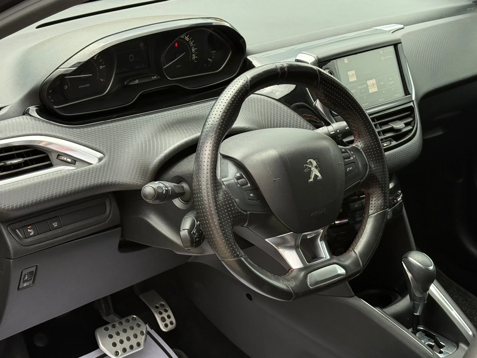 Peugeot 208 GT-LINE AVTOMAT TURBO, снимка 8 - Автомобили и джипове - 54869918