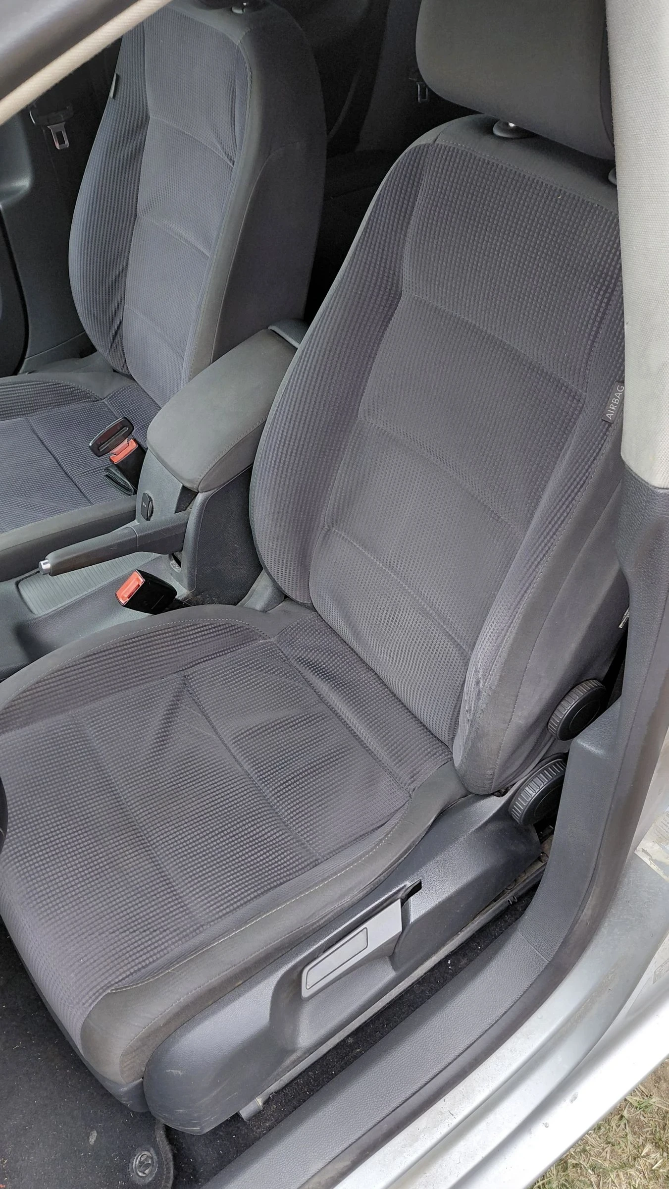 VW Jetta 1.9 TDI, снимка 9 - Автомобили и джипове - 55406358