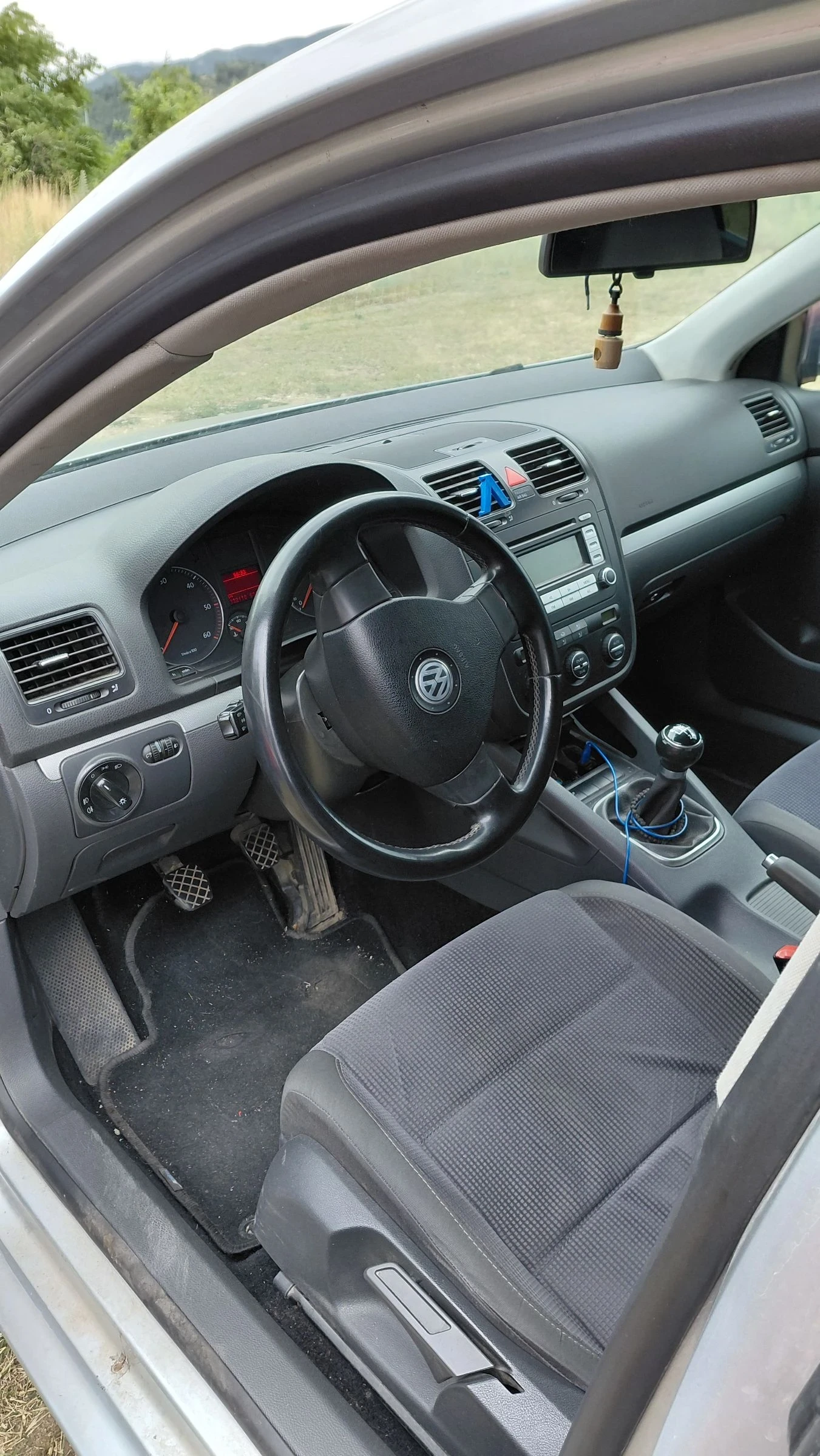 VW Jetta 1.9 TDI, снимка 6 - Автомобили и джипове - 55406358