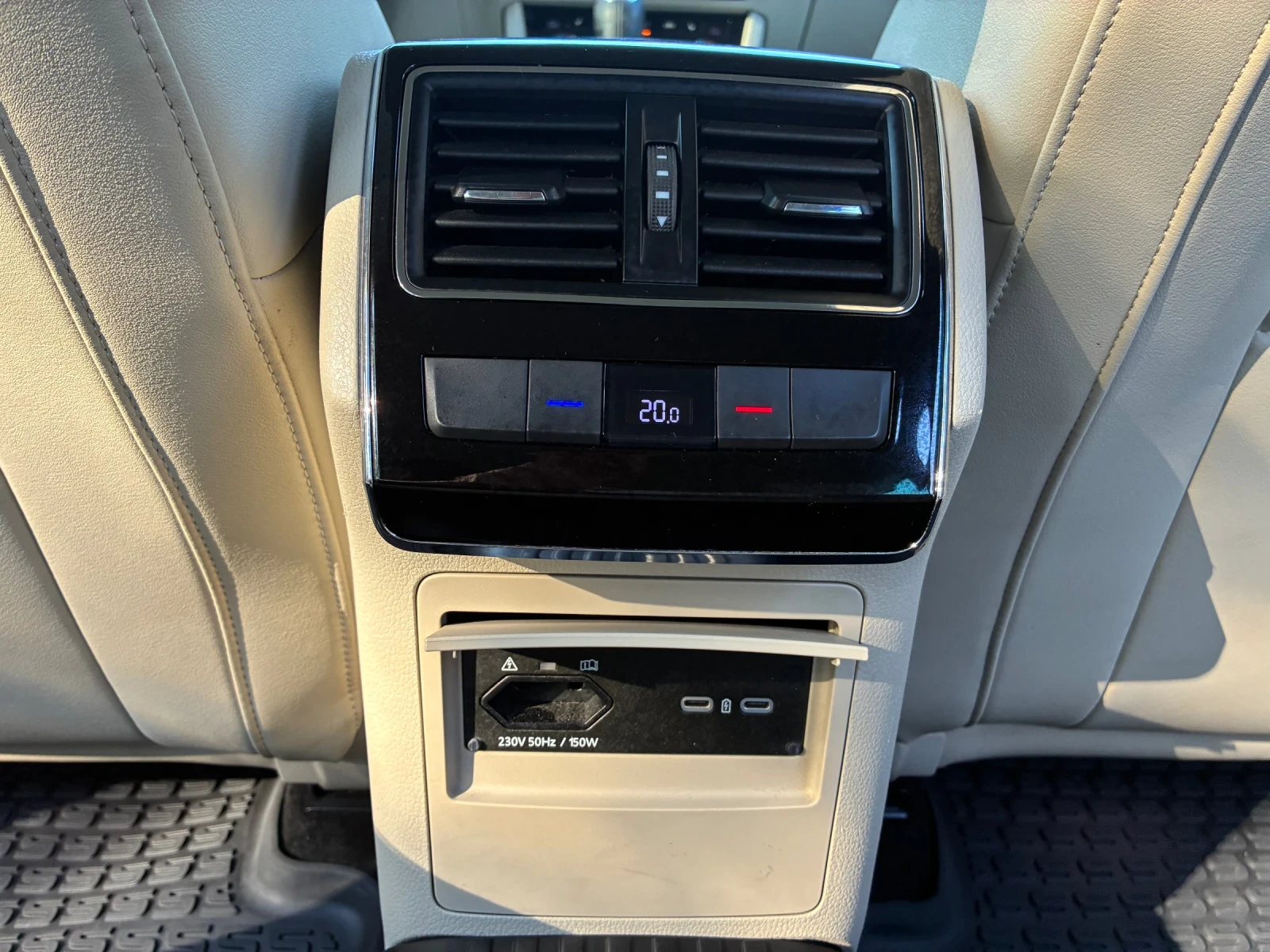 Skoda Superb 2.0TDI/4x4/Full LED/Facelift, снимка 10 - Автомобили и джипове - 55469595
