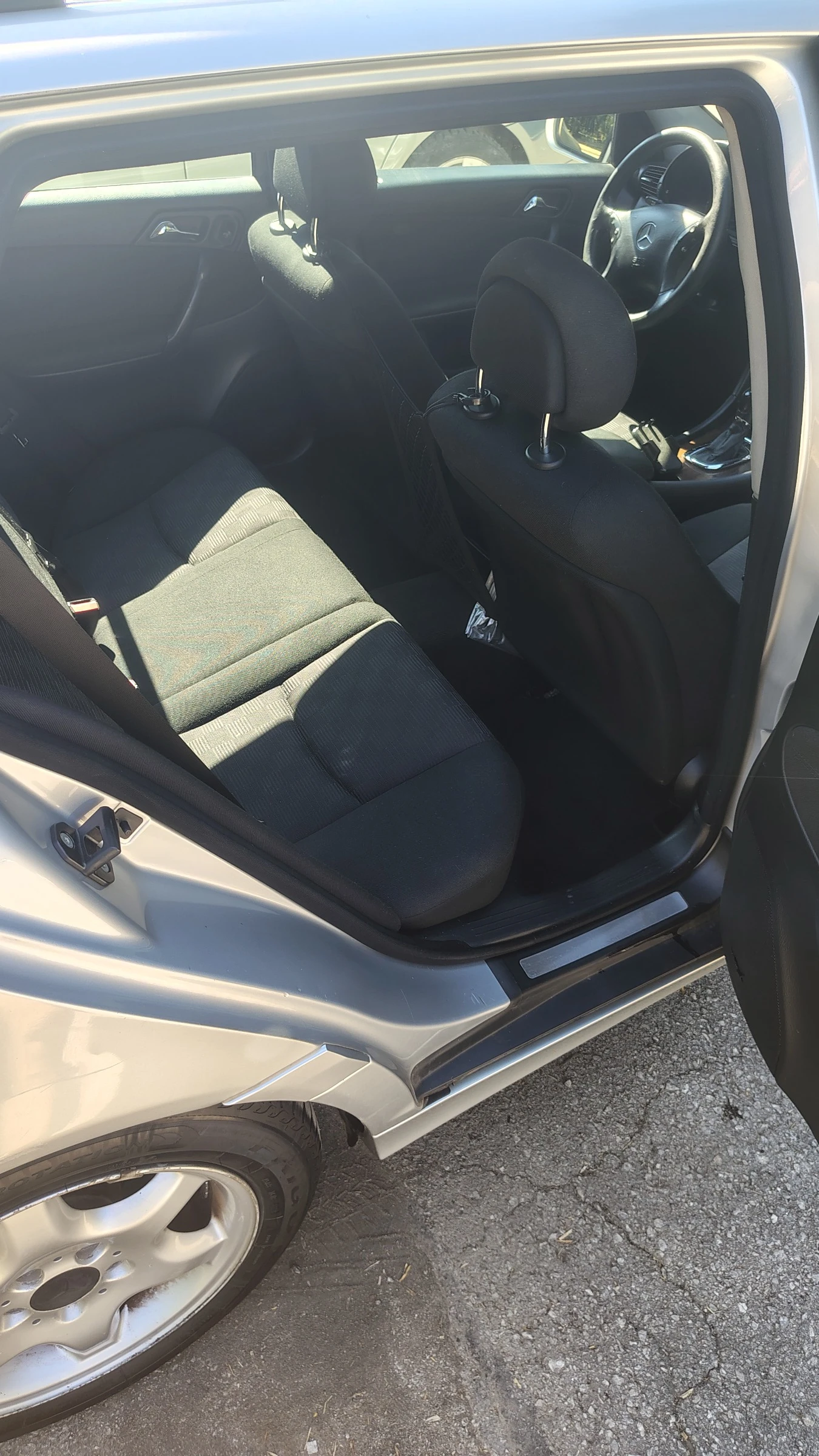 Mercedes-Benz C 220 Avantgarde, снимка 14 - Автомобили и джипове - 55480676