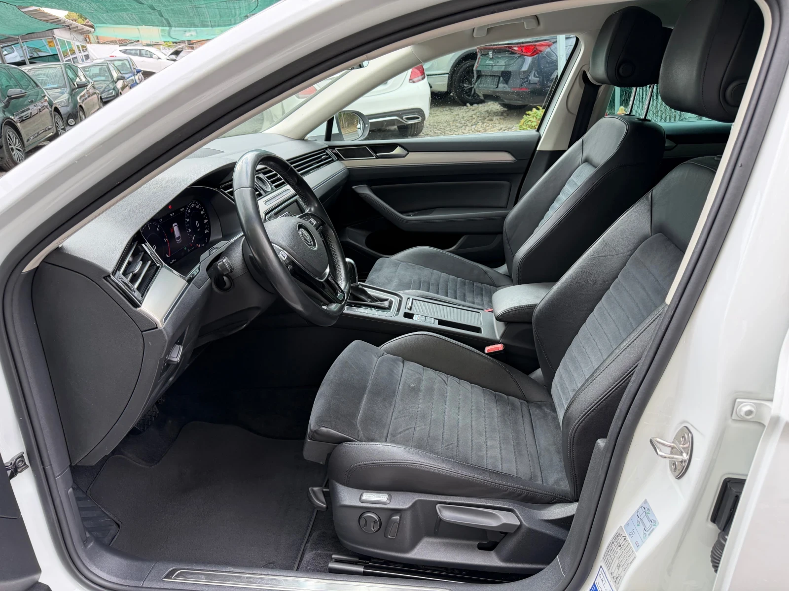 VW Passat 2.0TDI* DSG* Highline, снимка 10 - Автомобили и джипове - 56314916