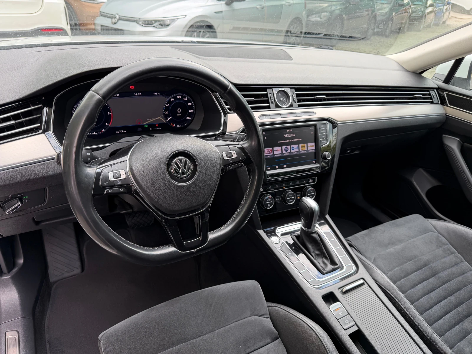VW Passat 2.0TDI* DSG* Highline, снимка 8 - Автомобили и джипове - 56314916