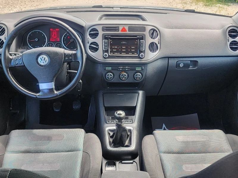 VW Tiguan 2.0TDI 4x4, снимка 6 - Автомобили и джипове - 45996490