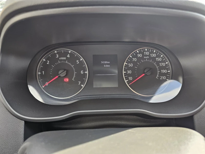 Dacia Duster 1.0 TCe 90 Stop&Start LPG, снимка 8 - Автомобили и джипове - 51190008