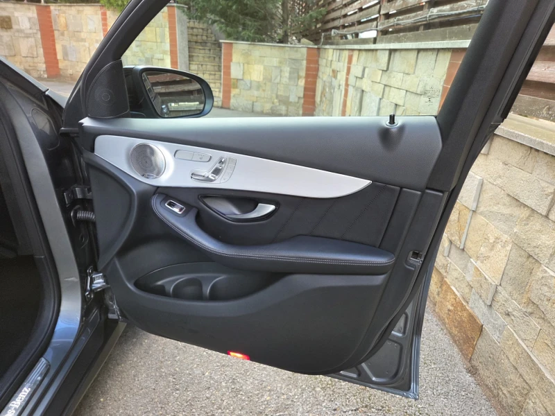 Mercedes-Benz GLC 220 d 4M AMG Coupe Burmester Keyless , снимка 7 - Автомобили и джипове - 53506357