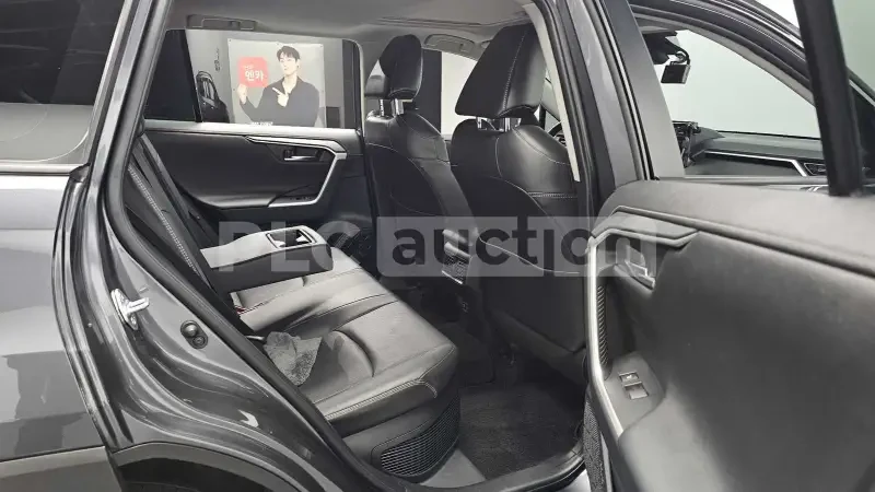 Toyota Rav4 ЦЕНА ДО БЪЛГАРИЯ, снимка 11 - Автомобили и джипове - 55433045