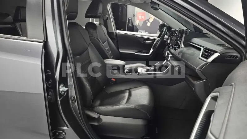 Toyota Rav4 ЦЕНА ДО БЪЛГАРИЯ, снимка 12 - Автомобили и джипове - 55433045