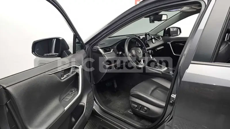 Toyota Rav4 ЦЕНА ДО БЪЛГАРИЯ, снимка 10 - Автомобили и джипове - 55433045