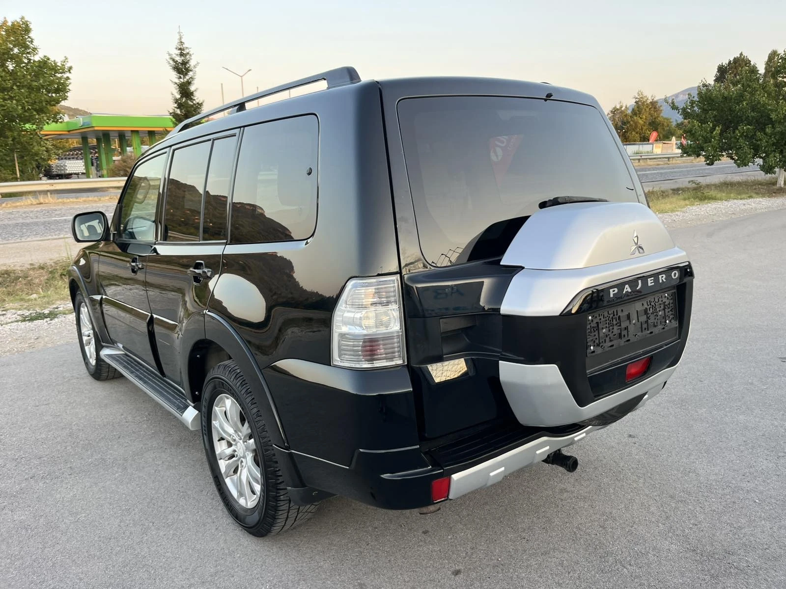 Mitsubishi Pajero 3.2 DI-D COMMON RAIL 200кс 7 МЕСТА БАВНИ БЛОКАЖ - изображение 5