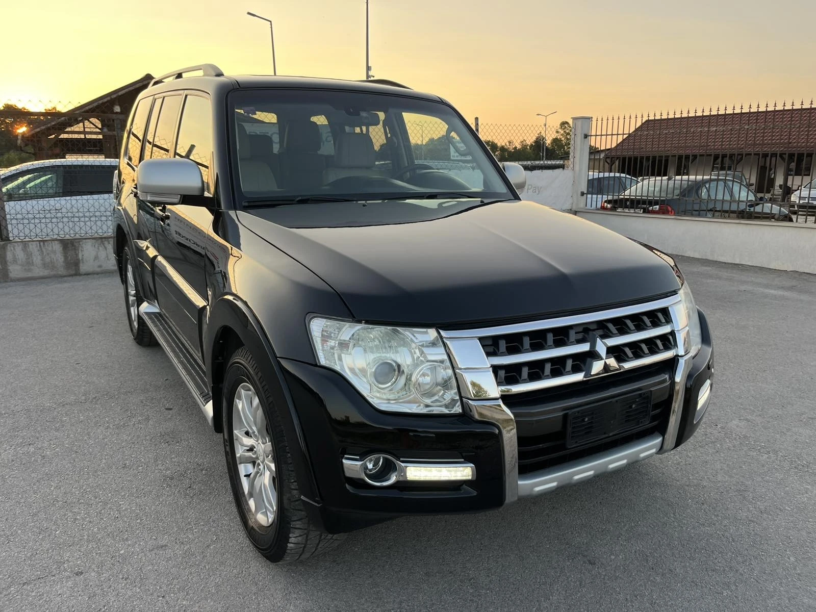 Mitsubishi Pajero 3.2 DI-D COMMON RAIL 200кс 7 МЕСТА БАВНИ БЛОКАЖ - изображение 3