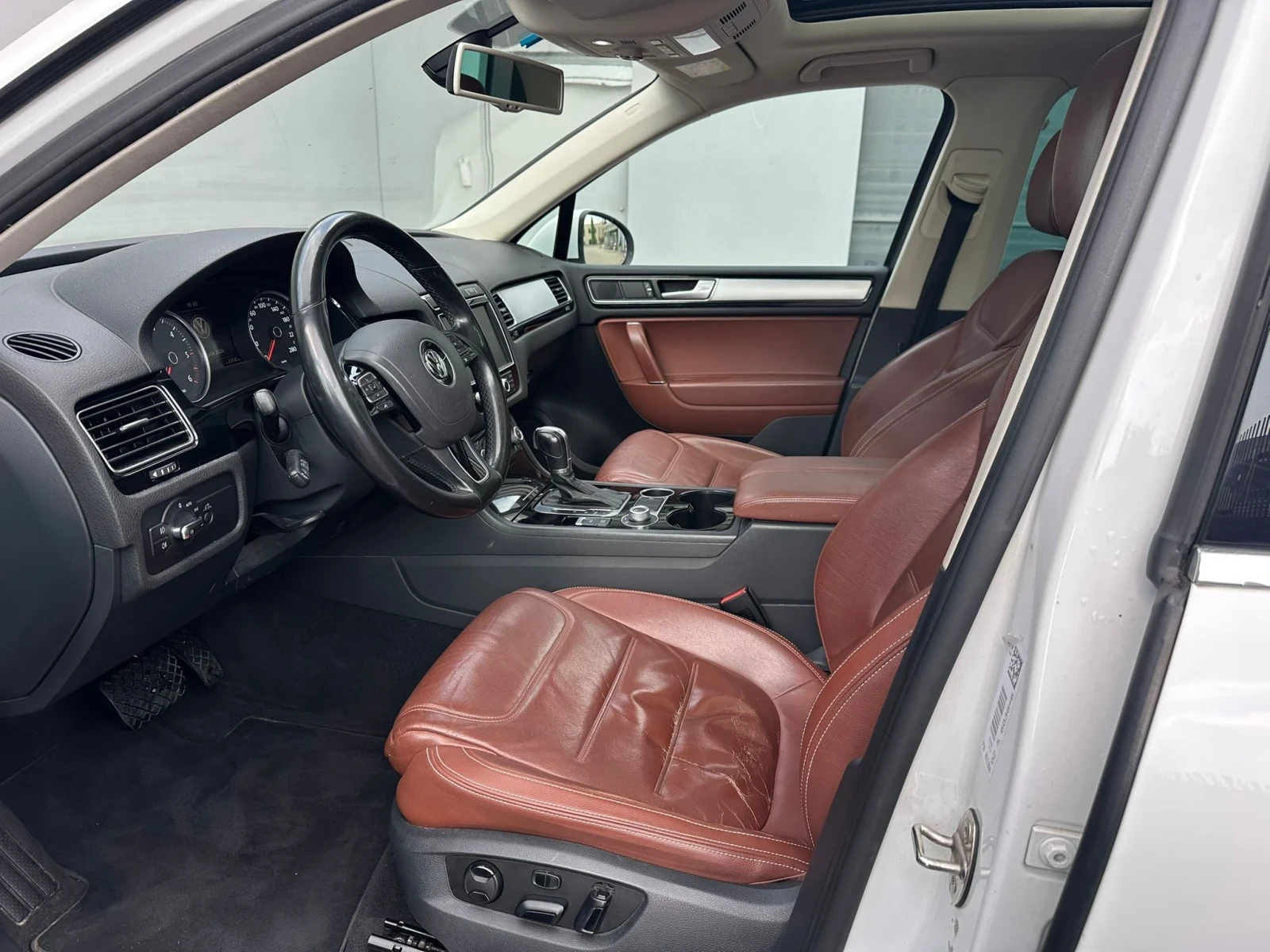 VW Touareg 3.0 TDI Tiptronic BlueMotion Techn. Executive, снимка 11 - Автомобили и джипове - 54427776