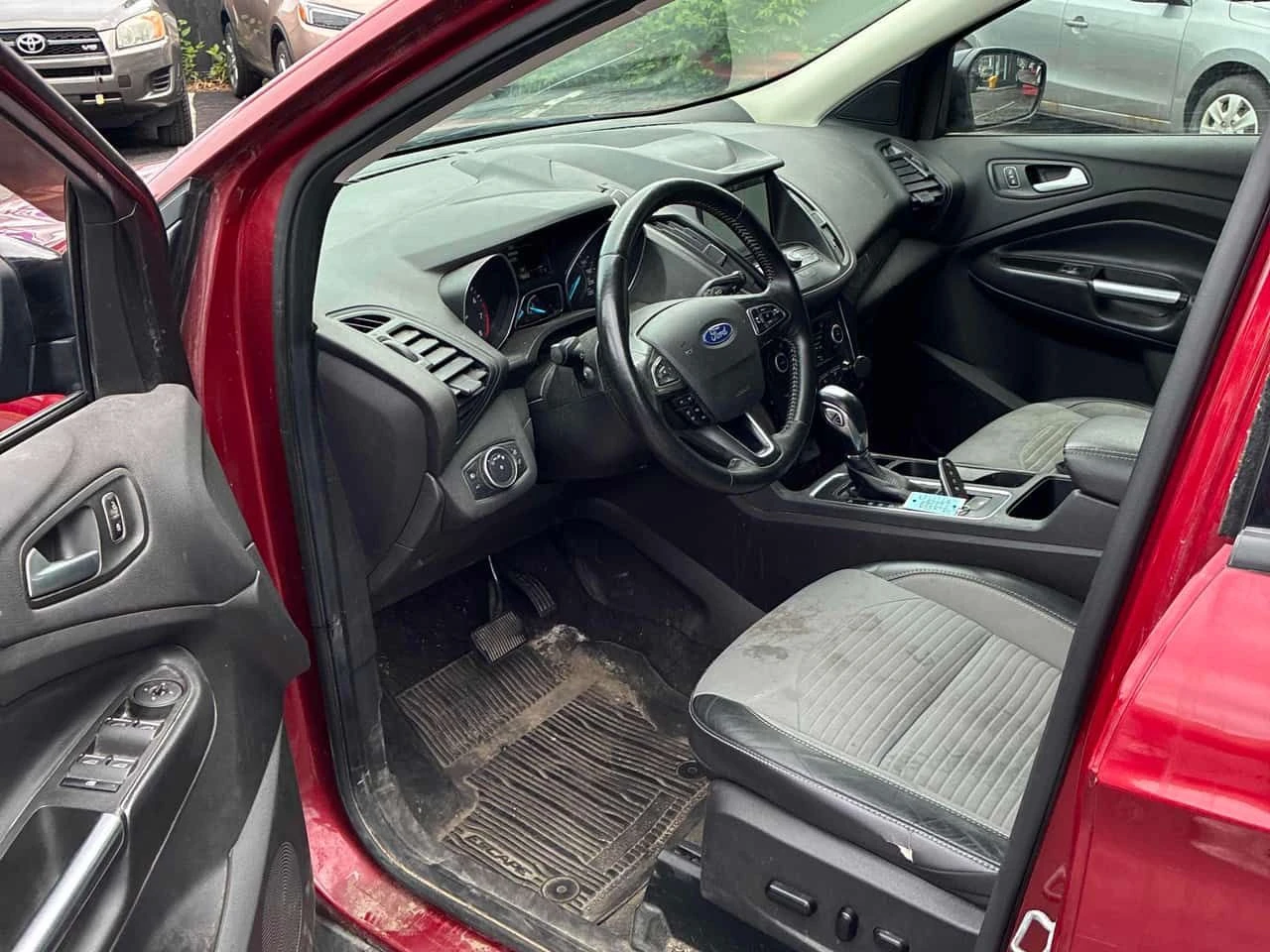 Ford Escape * SE * АВТОКРЕДИТ БЕЗ ПЪРВОНАЧАЛНА ВНОСКА* , снимка 5 - Автомобили и джипове - 54990598