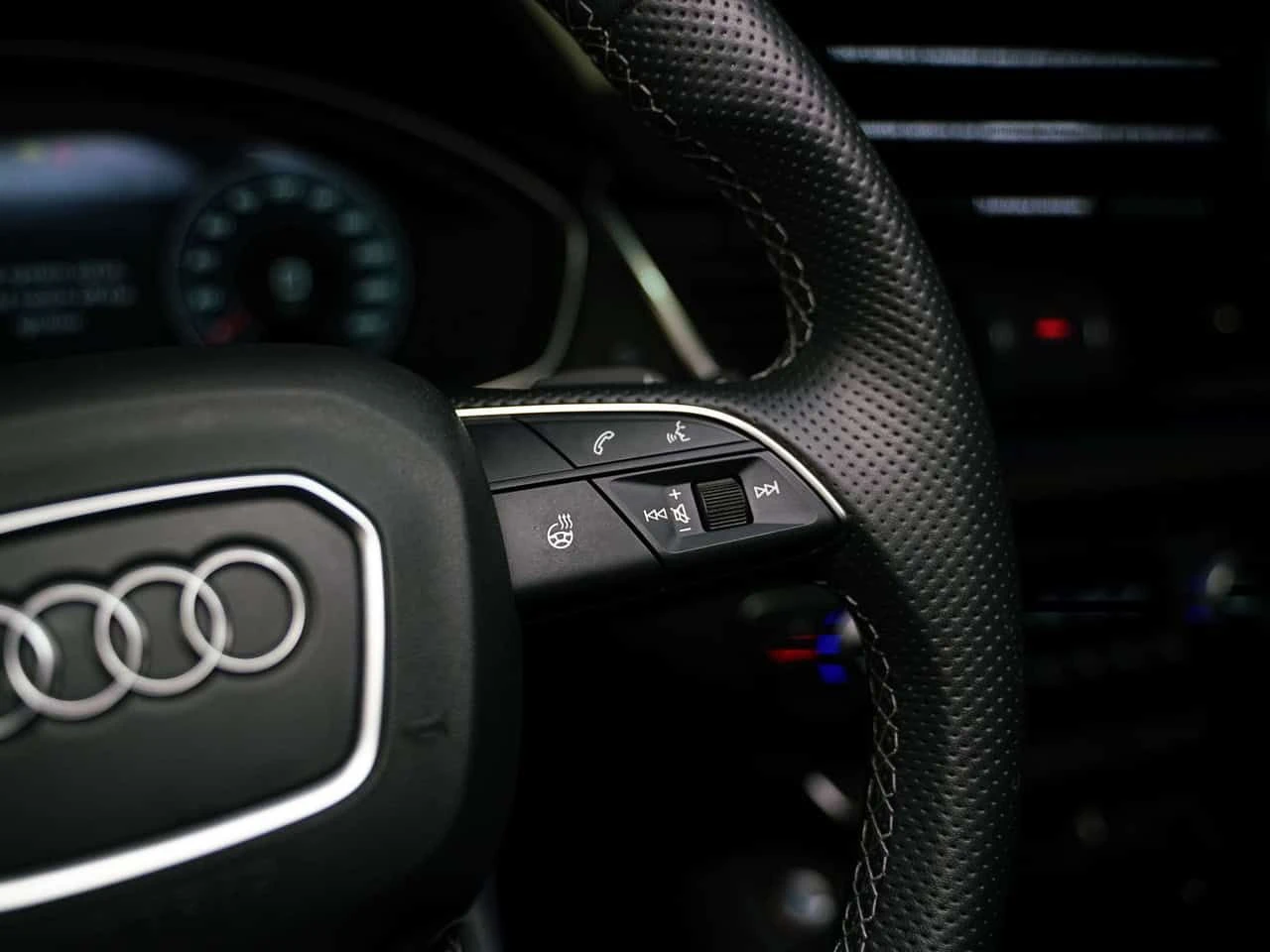 Audi SQ5 * TECHNIK * CARFAX * ФИКСИРАНА ЦЕНА ДО БГ * , снимка 14 - Автомобили и джипове - 55125129
