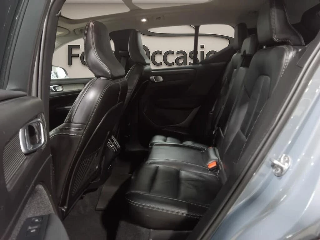 Volvo XC40 B5 Ultimate Dark Theme AWD, снимка 13 - Автомобили и джипове - 55659021
