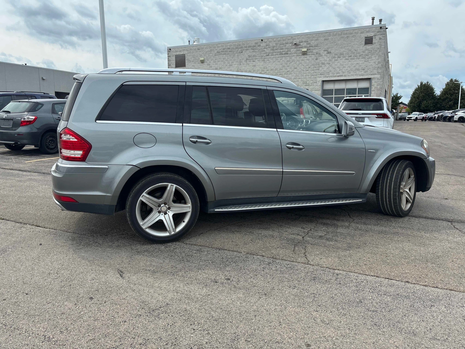 Mercedes-Benz GL 550 * АВТОКРЕДИТ БЕЗ ПЪРВОНАЧАЛНА ВНОСКА* , снимка 3 - Автомобили и джипове - 55811770