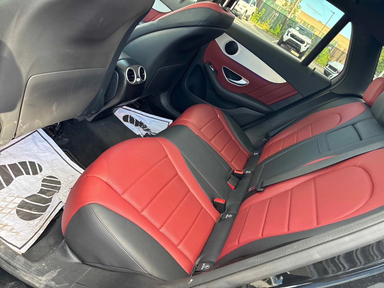 Mercedes-Benz GLC 300  DISTRONIC / 360 / MEMORY / BURMESTER , снимка 11 - Автомобили и джипове - 55938987