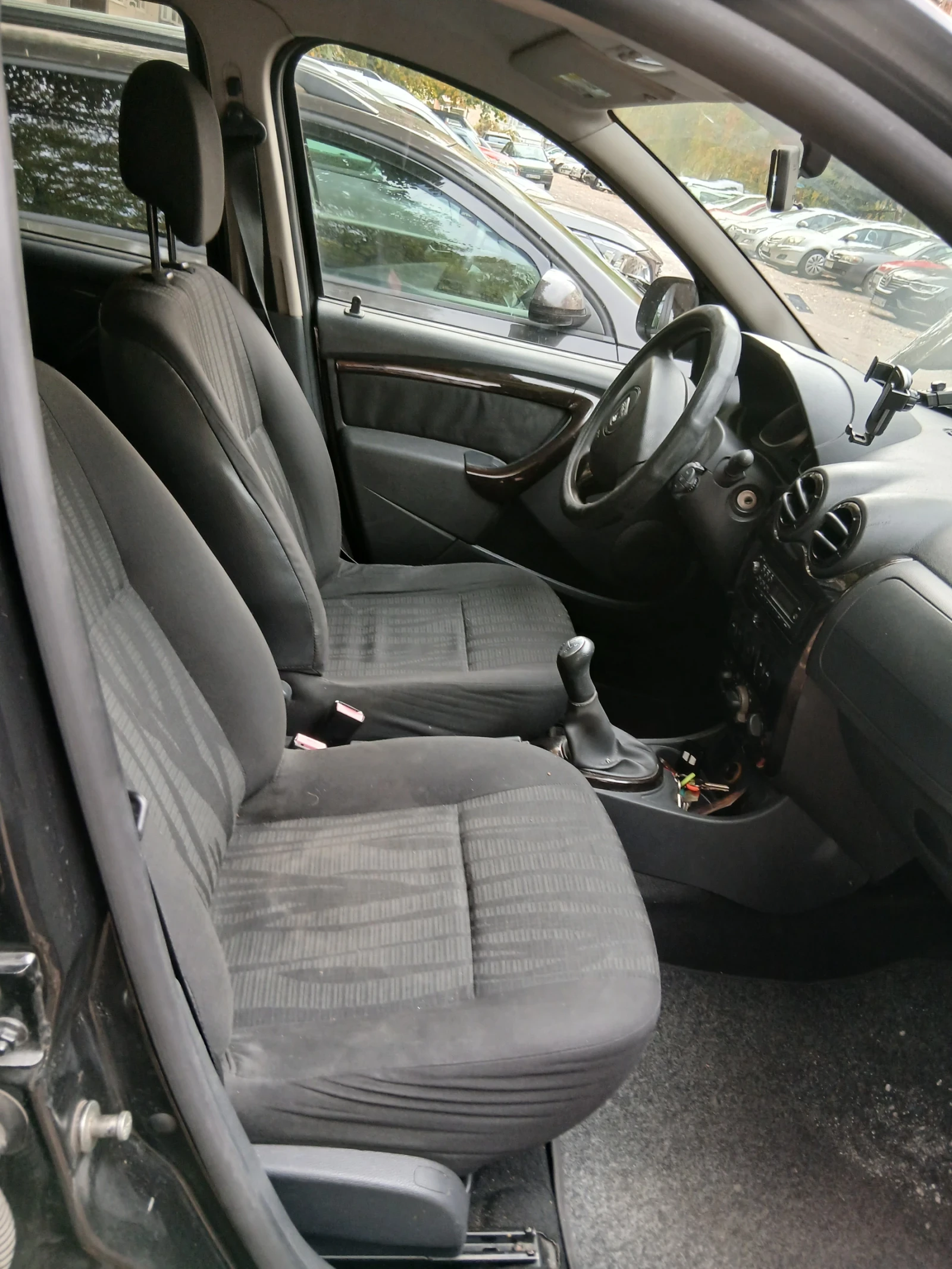 Dacia Duster 1.5cdi, снимка 7 - Автомобили и джипове - 56565530