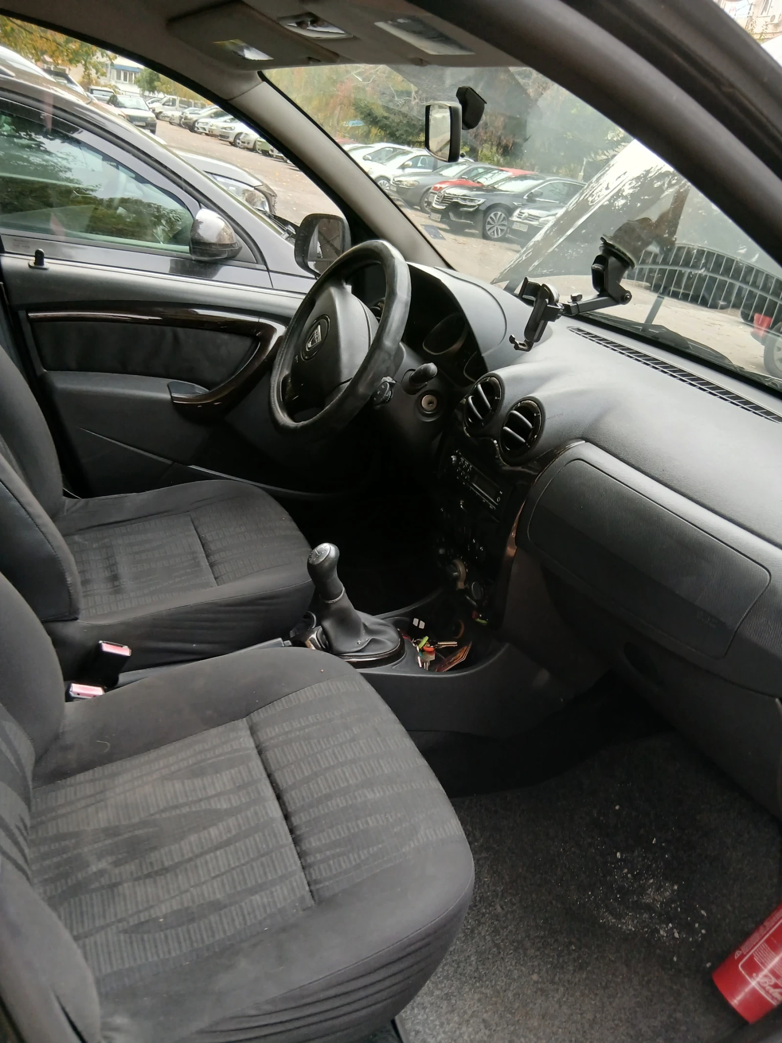 Dacia Duster 1.5cdi, снимка 4 - Автомобили и джипове - 56565530