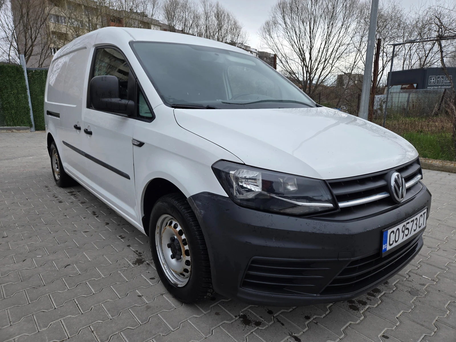VW Caddy 2.0 TDI Maxi Хладилен Нави Клима Парктроник, снимка 7 - Бусове и автобуси - 54150265