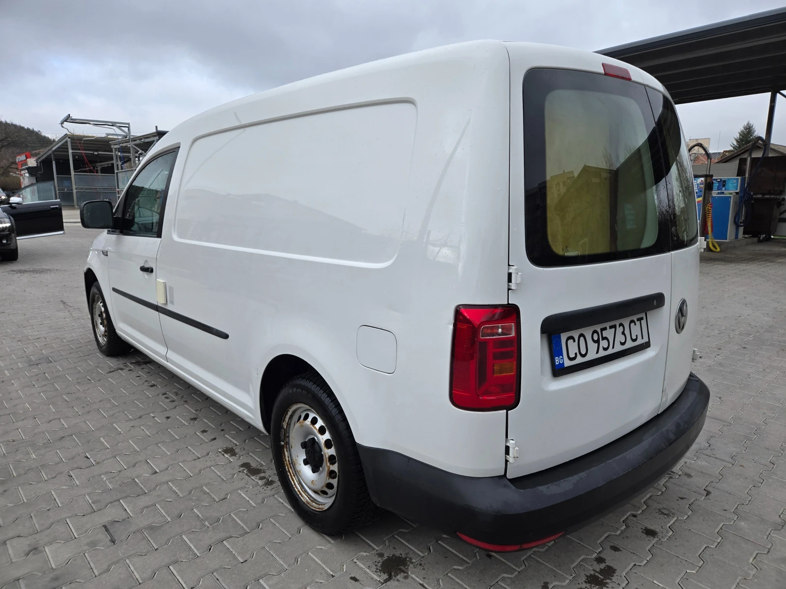VW Caddy 2.0 TDI Maxi Хладилен Нави Клима Парктроник, снимка 3 - Бусове и автобуси - 54150265