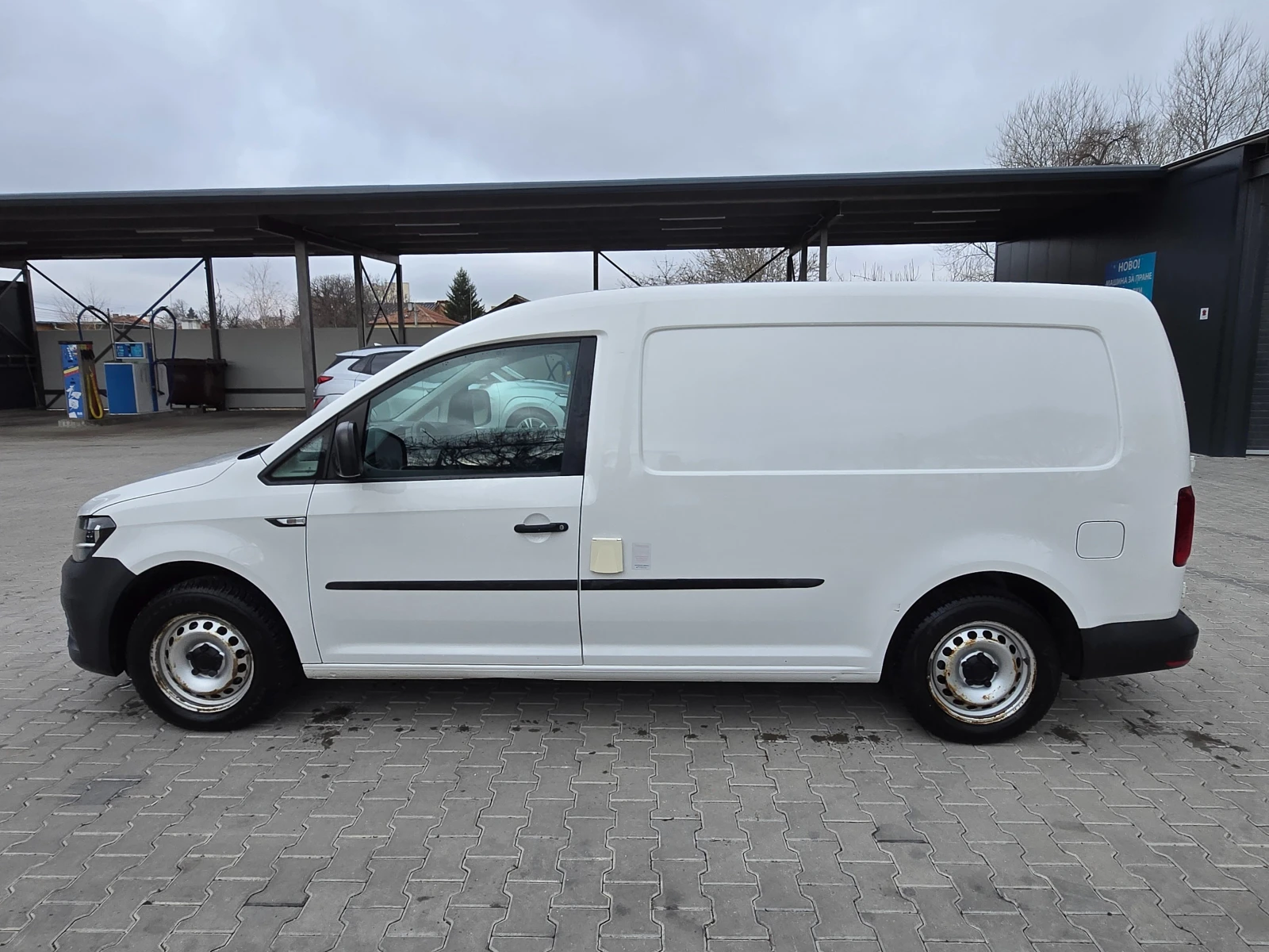 VW Caddy 2.0 TDI Maxi Хладилен Нави Клима Парктроник, снимка 2 - Бусове и автобуси - 54150265