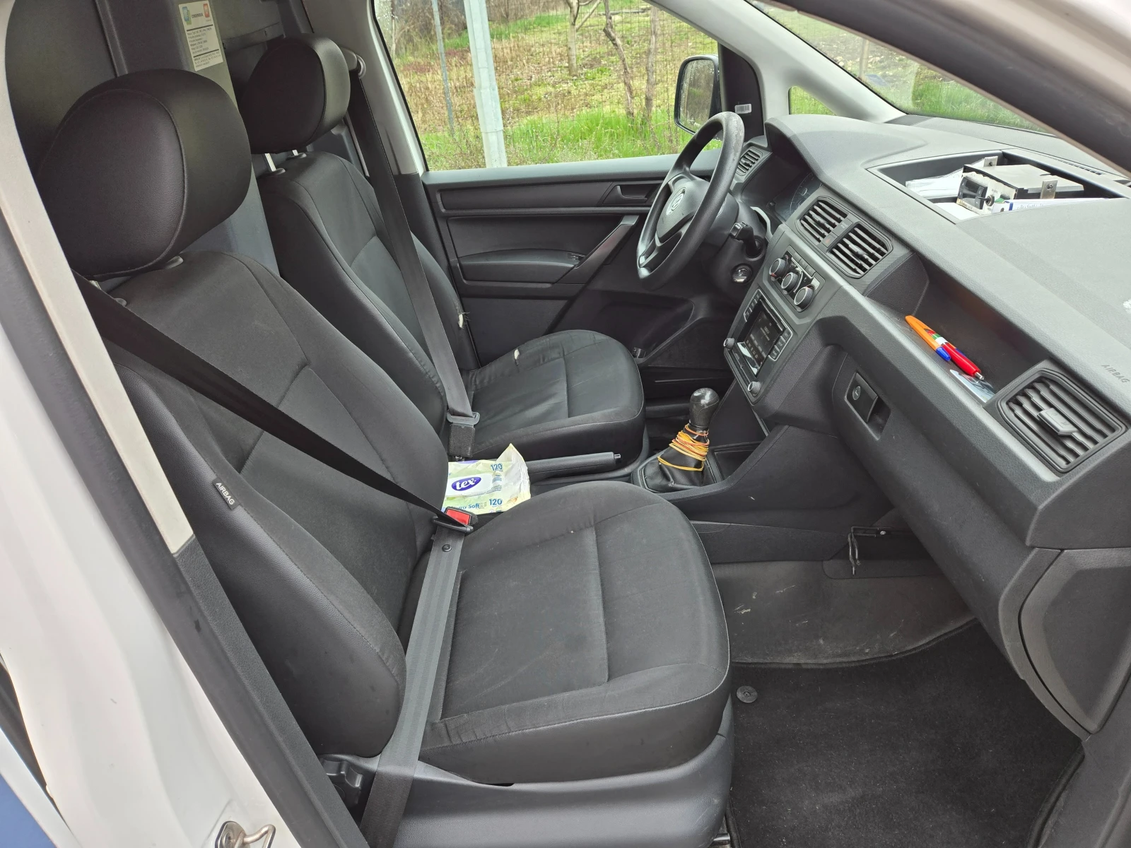 VW Caddy 2.0 TDI Maxi Хладилен Нави Клима Парктроник, снимка 12 - Бусове и автобуси - 54150265